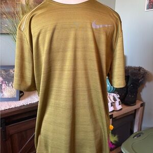 Nike Men's Running Shirt in Olive